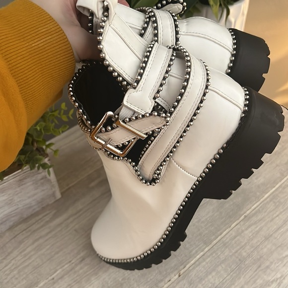 Studded White Boots - Picture 5 of 5